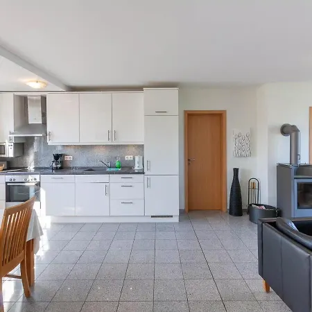 Koenigshoern Eg, Helle Mit 2 Terrassen, Eigenem Eingezaeuntem Garten Und Naehe Zum Hunde Herzlich Willkommen * Glowe