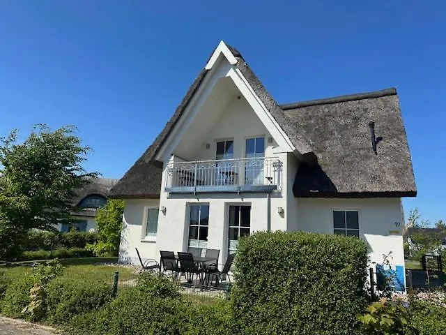 Koenigshoern Eg, Helle Mit 2 Terrassen, Eigenem Eingezaeuntem Garten Und Naehe Zum Hunde Herzlich Willkommen Feriehus Glowe